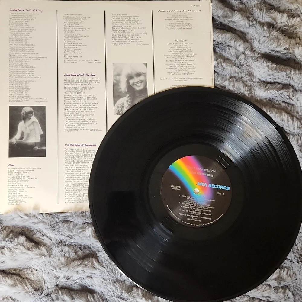 Olivia Newton-John 'Don't Stop Believin' Vinyl Record - Picture 4 of 4